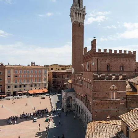 Lägenhet Torre Dei Lambertini Windows On Piazza Del Campo - Residenza D'epoca *