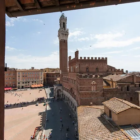 Torre Dei Lambertini Windows On Piazza Del Campo - Residenza D'epoca *