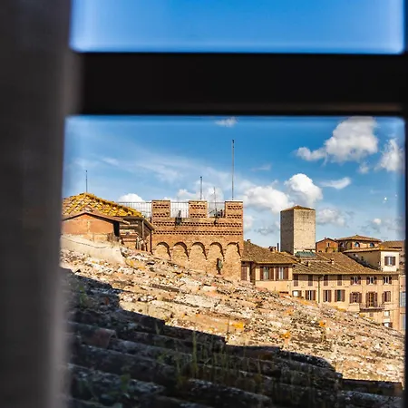 Apartamento Torre Dei Lambertini Windows On Piazza Del Campo - Residenza D'epoca