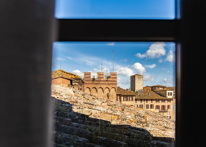 Apartamento Torre Dei Lambertini Windows On Piazza Del Campo - Residenza D'epoca
