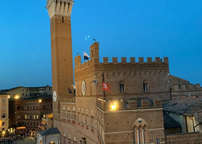 Torre Dei Lambertini Windows On Piazza Del Campo - Residenza D'epoca * Siena